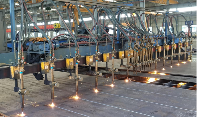 CNC/GDZ—6000 型數控火焰多頭直條切割機 （洲翔）